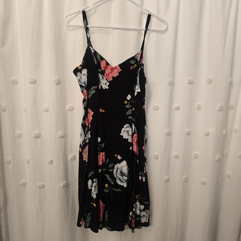 Old NavyvFloral Black Dress Size Large Adjustable Straps.